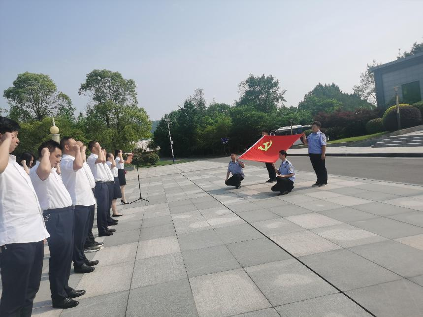 走進(jìn)廉政教育基地，以案為鑒警鐘長鳴
