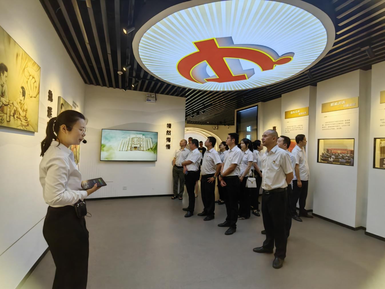 市秦巴農擔公司開展“學習黨規(guī)黨紀、筑牢廉潔底線”黨紀學習主題黨日活動